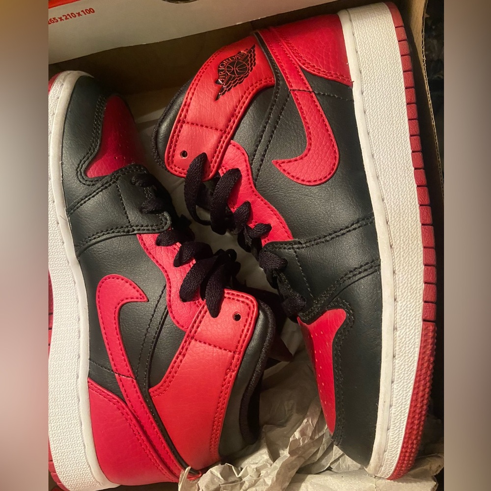 Nike air Jordan GS size 3.5y